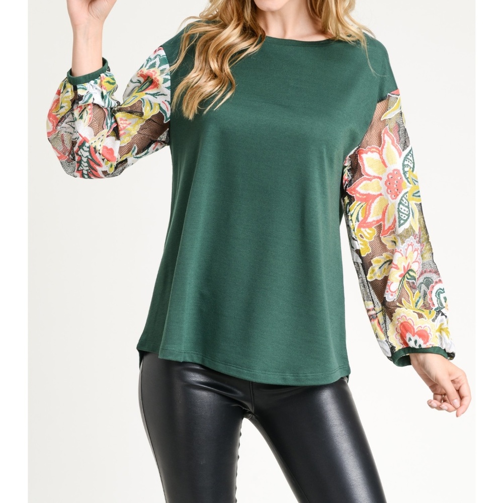 NWT Flowy top with mesh sleeves
